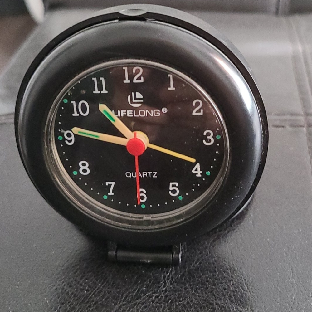 Round Travel Analog Alarm Clock